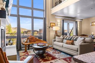 RMR: The Town Square Loft Condo in Downtown Jackson - 9