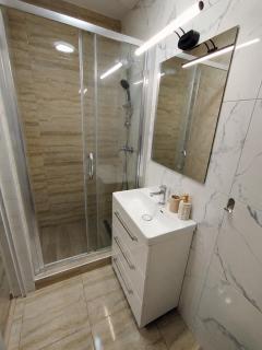 UTA Modern Studio - 5