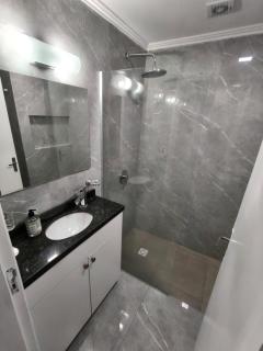 New Apartment with Waterfront View, Garage, Equipped, Wi-Fi - 1