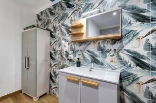 Bro House - 3
