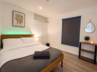 ST3- Canterbury Ensuite Room, Parking, Wifi - 0