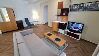 Jafar 8 - 1BR Apartment with Balcony & Workspace - 4