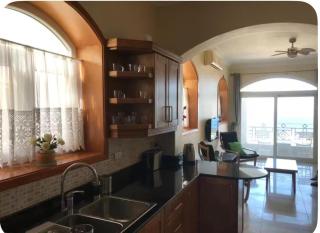 Sunny Seaside Retreat in Hurghada - 3