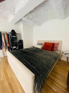 FREI AB SEPTEMBER Luxus Mini Loft Wohnung Riesige Terrasse Voll möbliert - 4