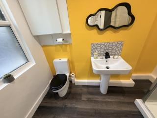Central 1 Bed Apartment Sleeps 4 - Stayspace 5 - 5