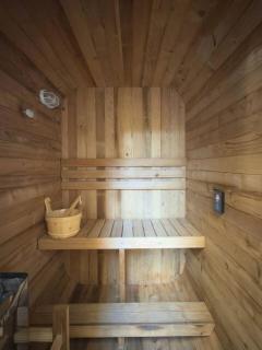 Koala in Brighton 3BR with Sauna, Walk to Jetty, Train and close to Glenelg and CBD - Koala Stay - 3