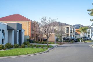 Koala Stay - Ground Floor 2BR Shared House in Mawson Lakes - 2