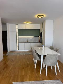Skyline Apartment 1 - 7