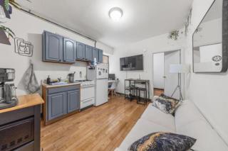 Chic Times Square 1BR Entire Apt - Private Kitchen & Bath - Hosts 4 - 3
