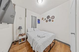 Chic Times Square 1BR Entire Apt - Private Kitchen & Bath - Hosts 4 - 0