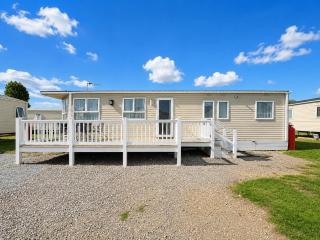 Cosy Caravan With Side Decking At Felixstowe Beach Holiday Park Ref 55012Sw - 9