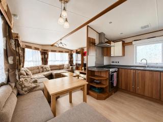 Cosy Caravan With Side Decking At Felixstowe Beach Holiday Park Ref 55012Sw - 6