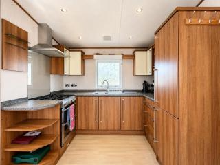 Cosy Caravan With Side Decking At Felixstowe Beach Holiday Park Ref 55012Sw - 5
