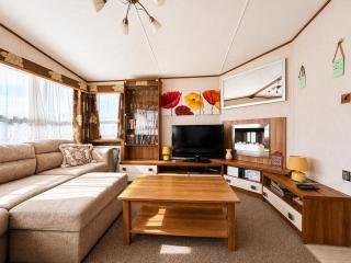 Cosy Caravan With Side Decking At Felixstowe Beach Holiday Park Ref 55012Sw - 3