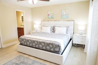 Sunnyside Palms - 2BR, Poolside, 5 min to Beach - 9