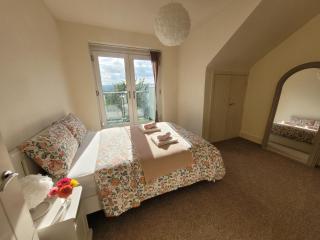 Sheffield 2-Bed Penthouse Apt Sleeps 4 w Balcony - 8