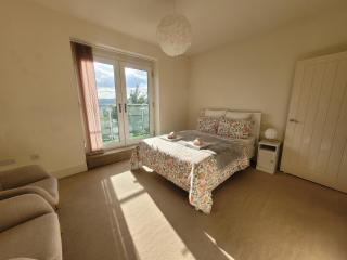 Sheffield 2-Bed Penthouse Apt Sleeps 4 w Balcony - 7