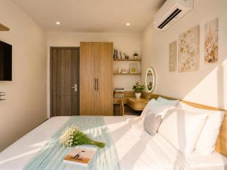 H&M Tropical Stay - 9