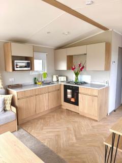 The Willow Modern 8 Berth Static Caravan in Camber Sands - 9