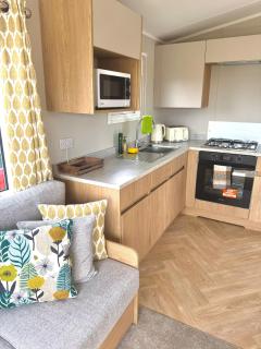 The Willow Modern 8 Berth Static Caravan in Camber Sands - 3