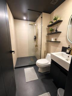 Luxury Venice Stay Balcony Netflix - 6