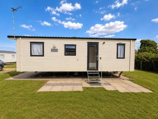 Lovely 6 Berth Caravan With Wifi At Pakefield, Suffolk 68119Bs - 8