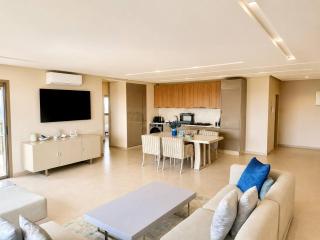 Stylish 2BR Apartment with Terrace Near the Ocean - 4