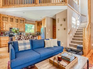 NEW! Mt Hood Escape Pool, Bunk Room & Dogs Okay - 3