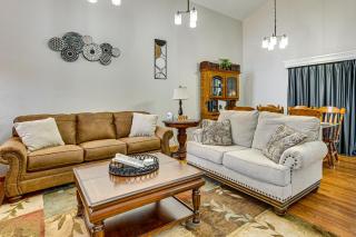 Patio & Courtyard! Elk City Townhome - 4