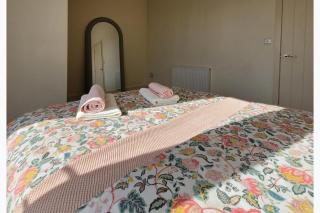 Sheffield 2-Bed Penthouse Apt Sleeps 4 w Balcony - 3