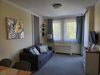 Room4U Apartman & Karos Wellness - 2