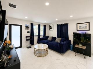 Casa Celeste - Chic and Serene Miami Villa - 9