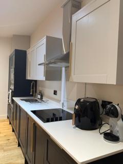Spacious, Modern 2 Bedroom Home - 6