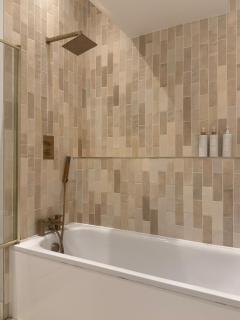 Spacious, Modern 2 Bedroom Home - 2