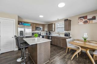Premium Clarksville family retreat with backyard - 7