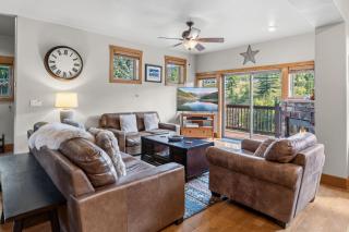Spacious 4BR with Hot Tub Near BreckConnect Gondola - 8