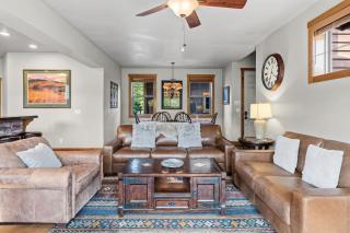Spacious 4BR with Hot Tub Near BreckConnect Gondola - 4