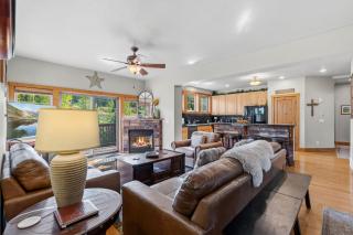 Spacious 4BR with Hot Tub Near BreckConnect Gondola - 1