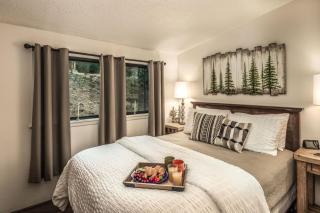 Peak In The Pines Charming Cabin with Hot tub and Air Conditioning - 0
