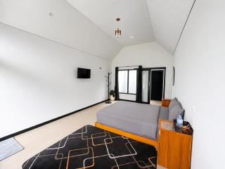 ULYAKABIN Glamping Tawangmangu Private Pool Air Hangat Plus BBQ - 8