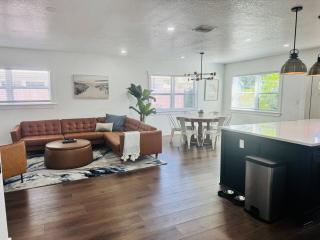Bayshore Beautiful Home 4BR + Office + Studio - Tampa - 2