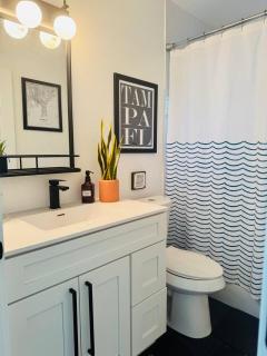 Bayshore Beautiful Home 4BR + Office + Studio - Tampa - 1