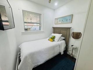 Bayshore Beautiful Home 4BR + Office + Studio - Tampa - 4