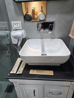 The Milano Suite Near Airport - 5