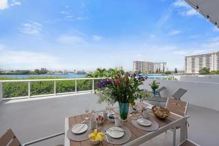 Golden Bay 302 - 4