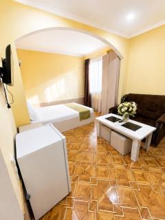 Vard & Garden Hotel - 3