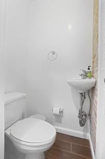 3 BD Central Home - Perfect GetAway - 1
