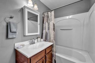 Cozy 3BR Tudor Home w Spacious Backyard - 6