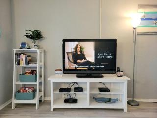 301 - Newly updated charming and cute one bedroom - 8