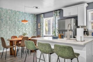 Pet-Friendly Home - Sleeps 6 - Walkable Lakewood - 8